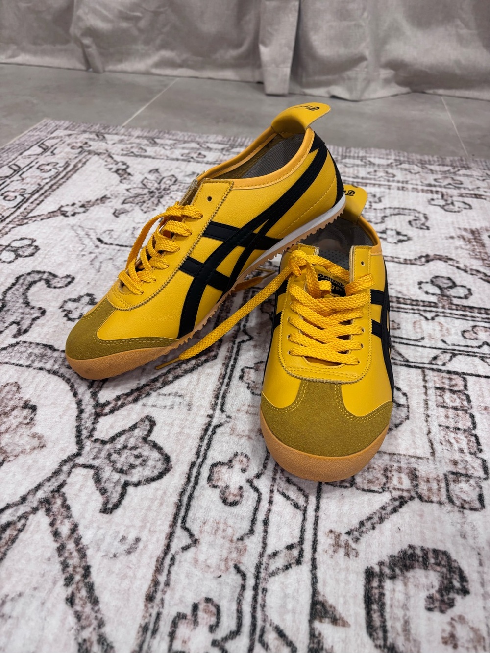 Onitsuka Tiger by Asics Yellow with Black Stripes Unisex’s Sneakers